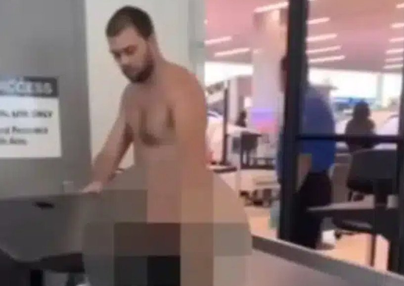 Γυμνός κυκλοφορούσε μέσα σε αεροδρόμιο