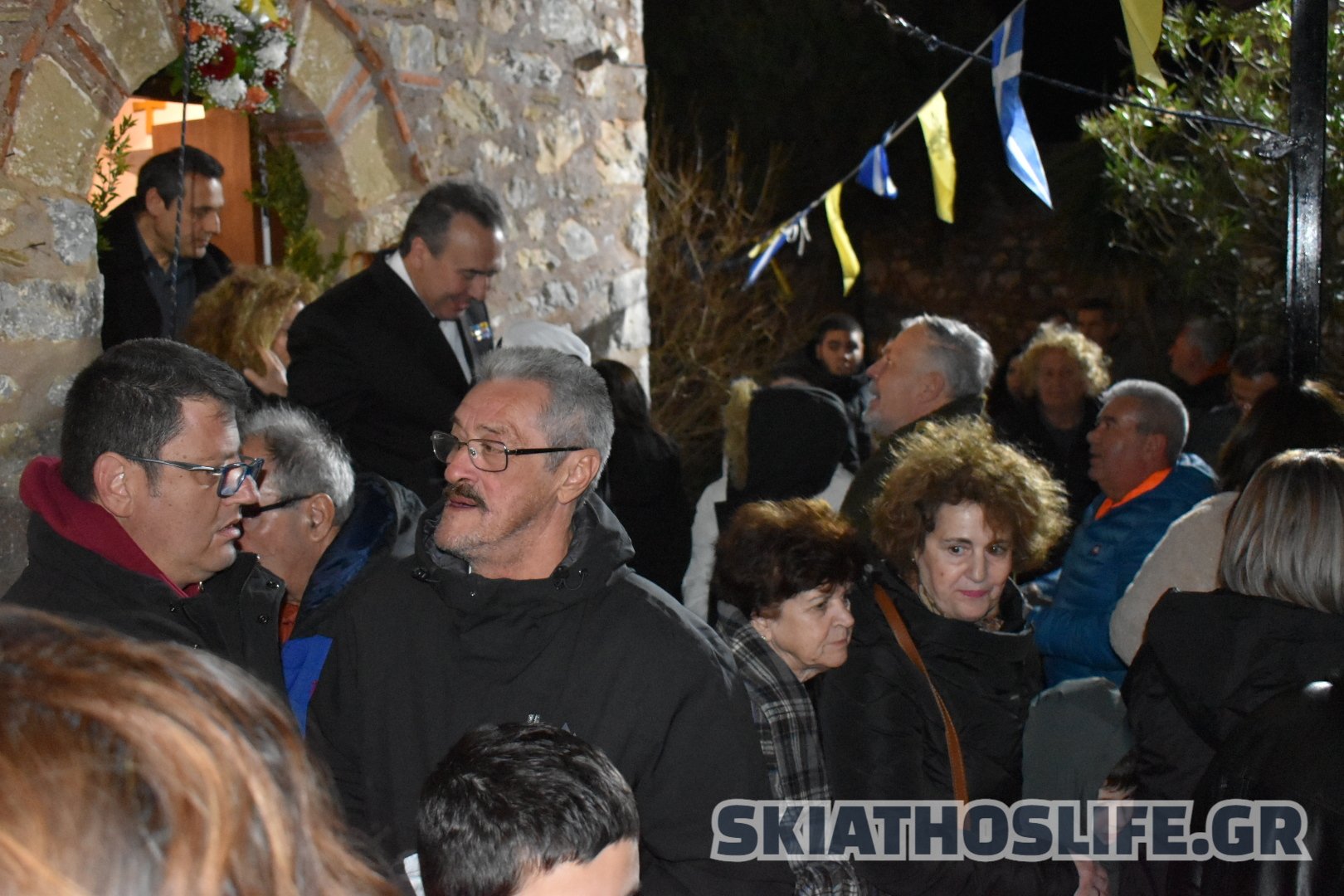 [gallery] Πλήθος κόσμου στον εσπερινό του Αγ, Χαραλάμπους στην Σκόπελο
