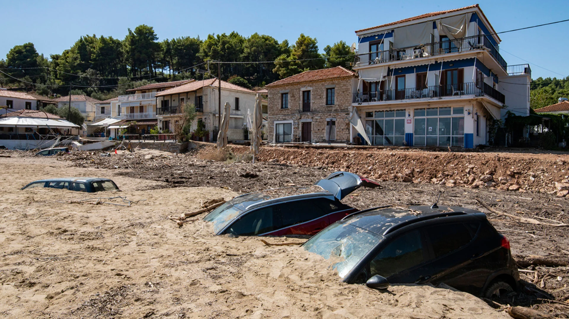 Χάνεται η τουριστική σεζόν στη Μαγνησία