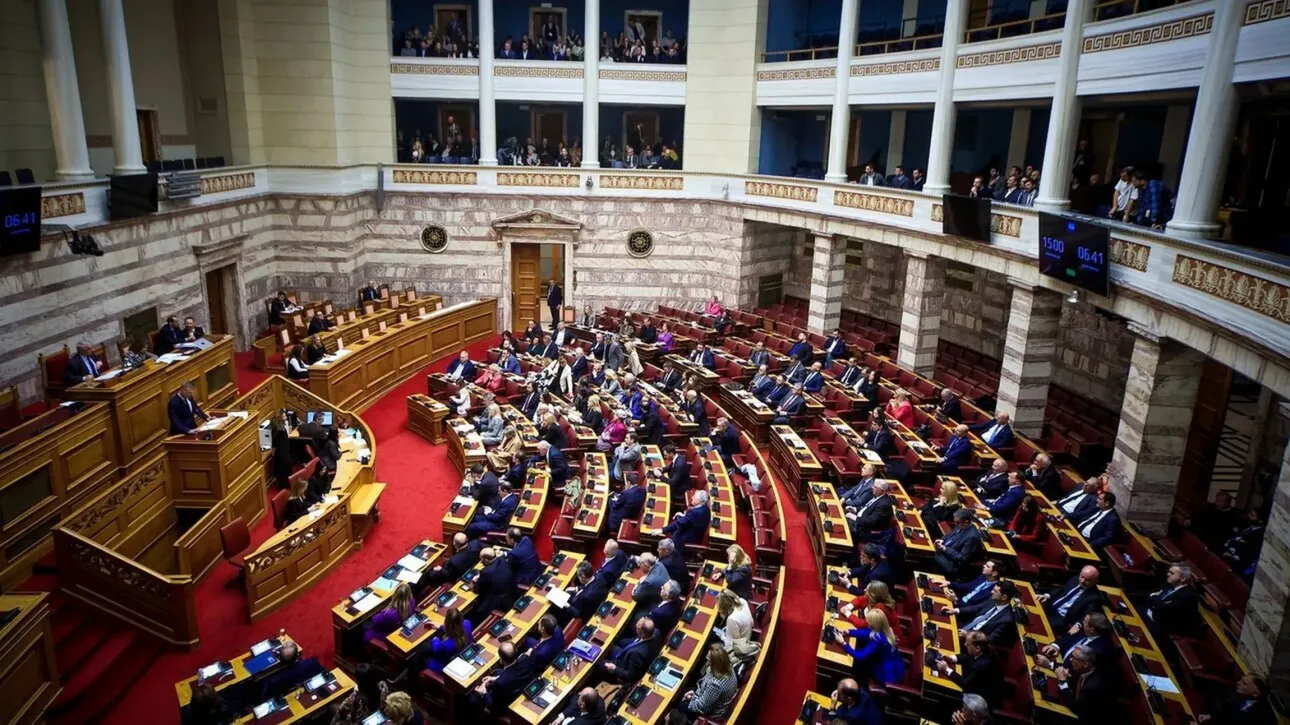 Live - Βουλή: Ξεκίνησε η συζήτηση για το πόρισμα της εξεταστικής για τα Τέμπη