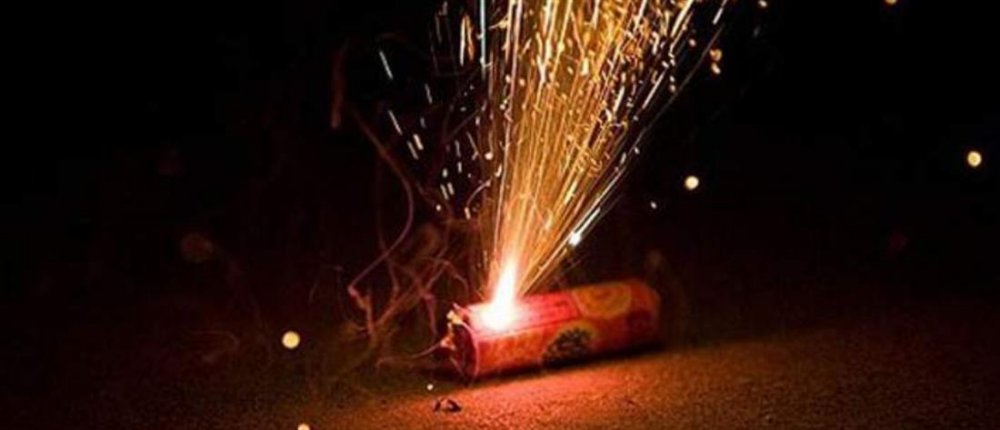 Ακρωτηριάστηκε από βεγγαλικό 17χρονος στη Σαλαμίνα
