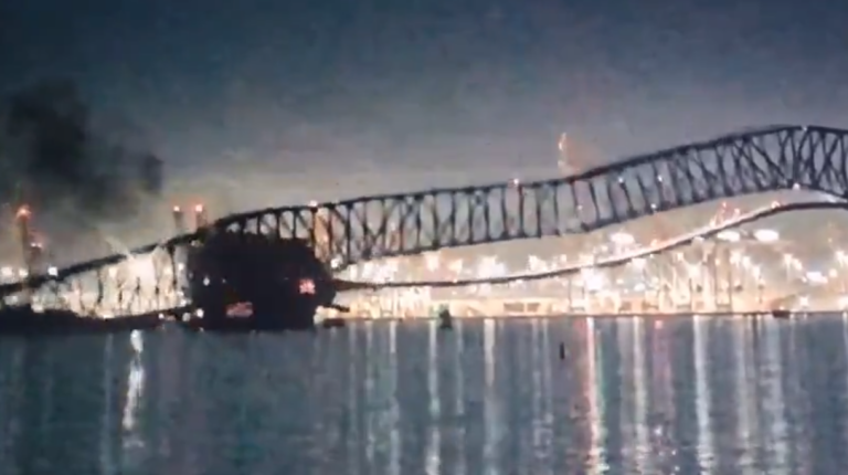 Βαλτιμόρη: Κατέρρευσε η γέφυρα Key Bridge – Έπεσε επάνω της φορτηγό πλοίο