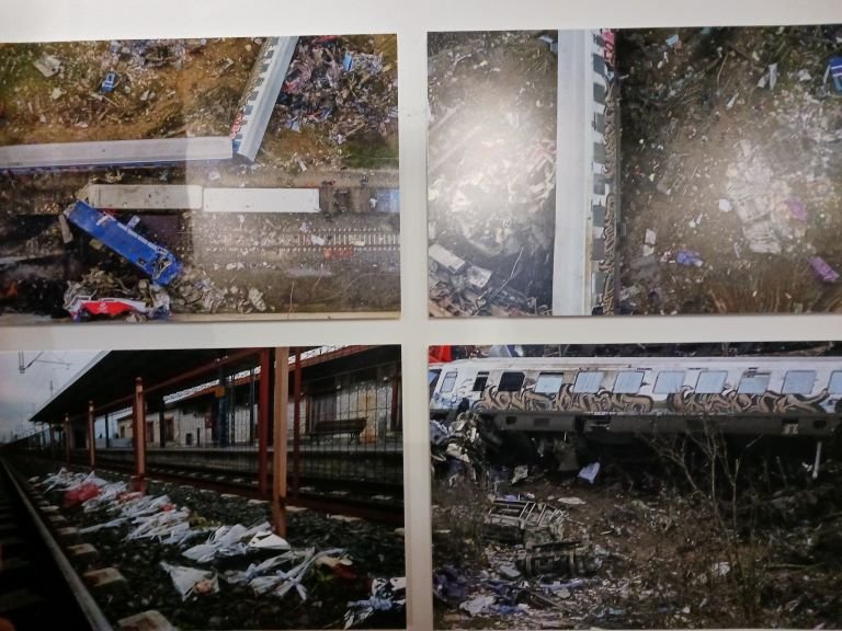 Έκθεση φωτογραφίας για την τραγωδία των Τεμπών στην Λάρισα