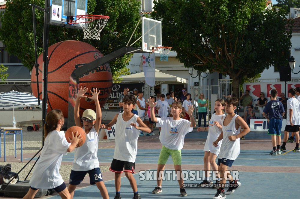 Φωτορεπορτάζ από το 3on3 «Τάπα στη βία και τον ρατσισμό» που διοργανώθηκε στην Σκιάθο