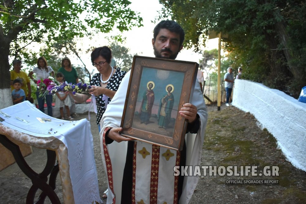 Φωτορεπορτάζ από την Αγρυπνία των Αγιών Αναργύρων στην Σκιάθο