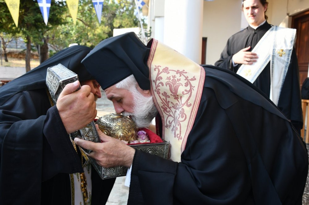 (εικόνες) Η τιμία κάρα της Αγ. Παρασκευής στην Αλόννησο