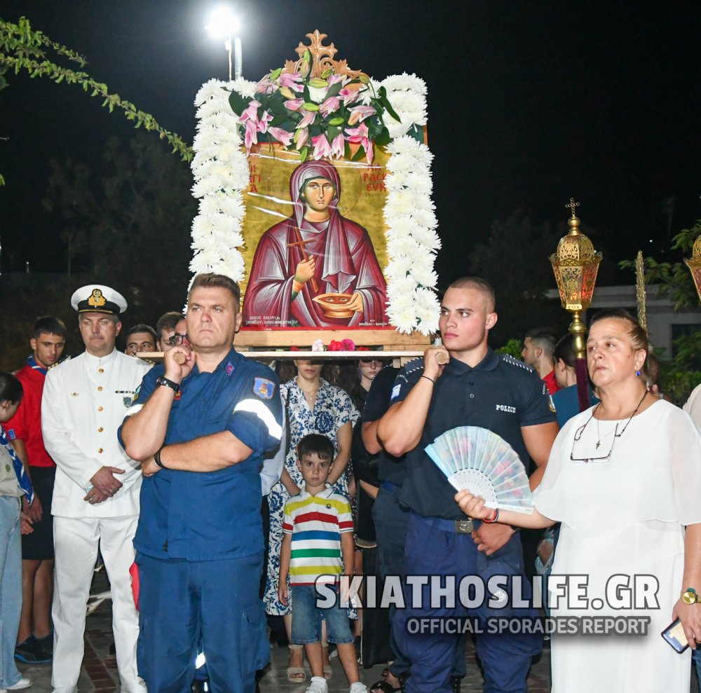 Φωτορεπορτάζ από τον Πανηγυρικό Εσπερινό στον Ι.Ν Αγίας Παρασκευής Αλοννήσου