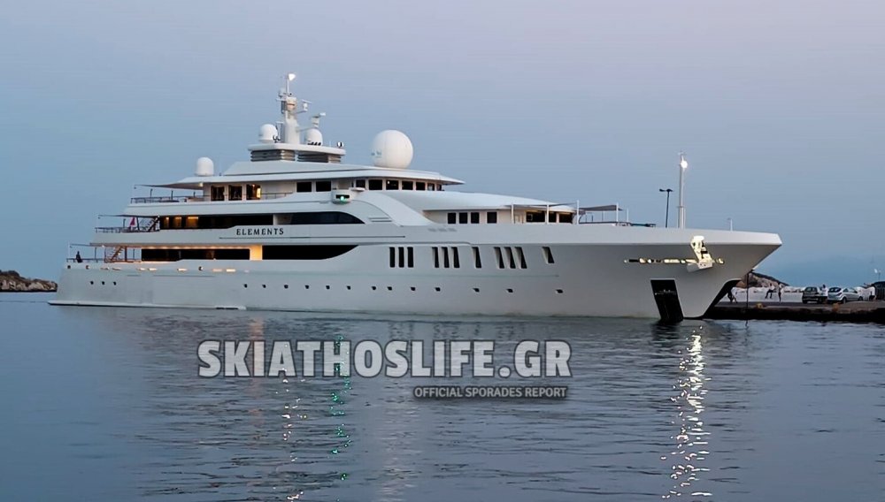 Το εντυπωσιακό Elements Yacht έδεσε στην Σκιάθο