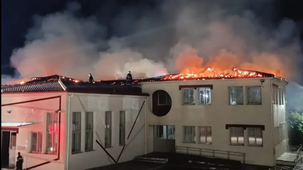 Σέρρες: Συνελήφθη 14χρονος για τη φωτιά σε δημοτικό σχολείο στο Νέο Σούλι