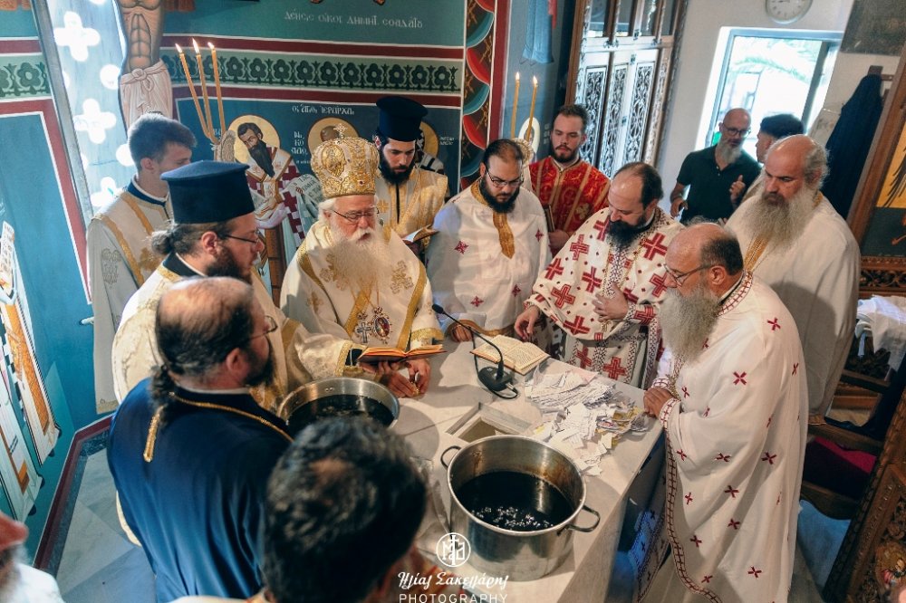 (εικόνες) Τον νεόδμητο Ιερό Ναό Αναλήψεως του Χριστού στον Άγιο Ιωάννη Πηλίου εγκαινίασε ο Σεβ. Μητροπολίτης Δημητριάδος κ. Ιγνάτιος