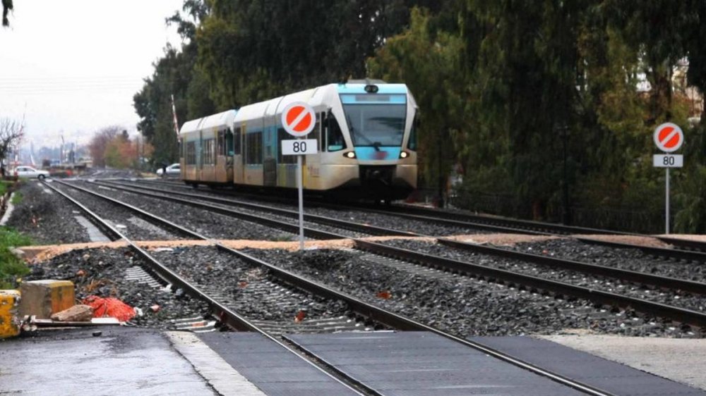 Παρ’ ολίγον τραγωδία στη Λιβαδειά: Μητέρα τριών παιδιών παγιδεύτηκε στις πόρτες τρένου και σύρθηκε στο έδαφος