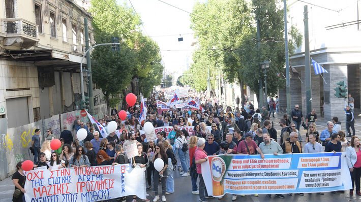 ΚΚΕ: Η κυβέρνηση & άλλα κόμματα δια της σιωπής τους, απέρριψαν την τροπολογία του ΚΚΕ για επαναφορά 13ου & 14ου μισθού & σύνταξης