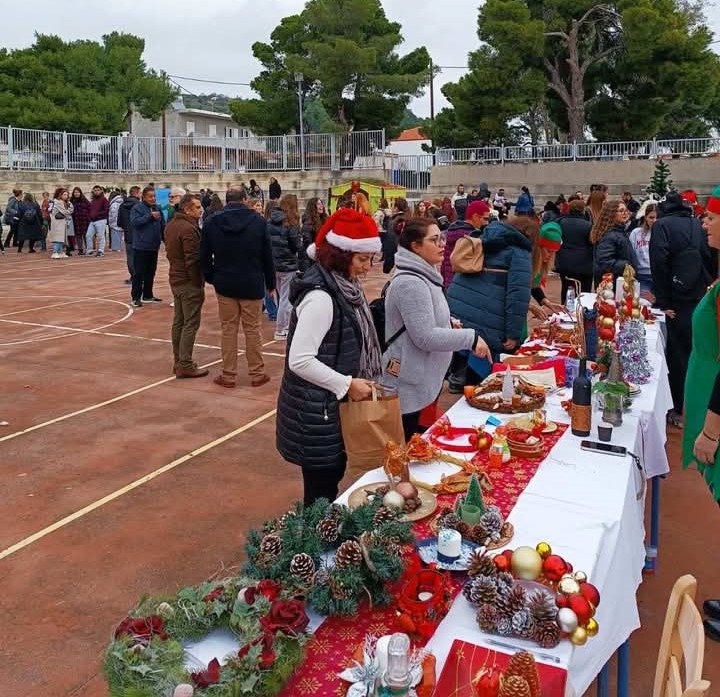 Αλόννησος: Επιτυχημένη η συμμετοχή της Γ’ Λυκείου του Γυμνασίου ΛΤ  στο  Χριστουγεννιάτικο Bazaar