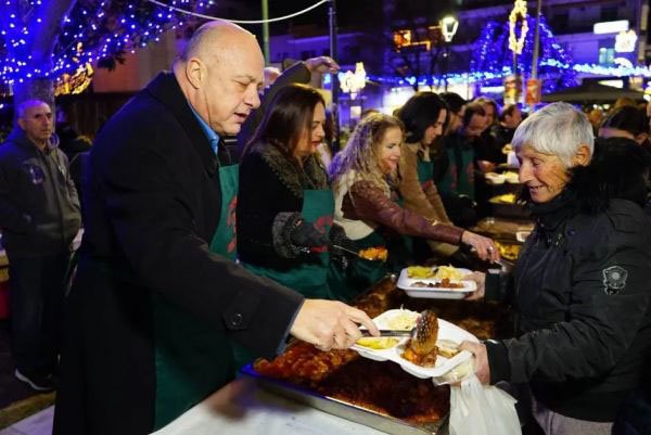 Πρόσκληση σε γιορτινό γεύμα για 2.500 πολίτες από τον Δήμο Βόλου