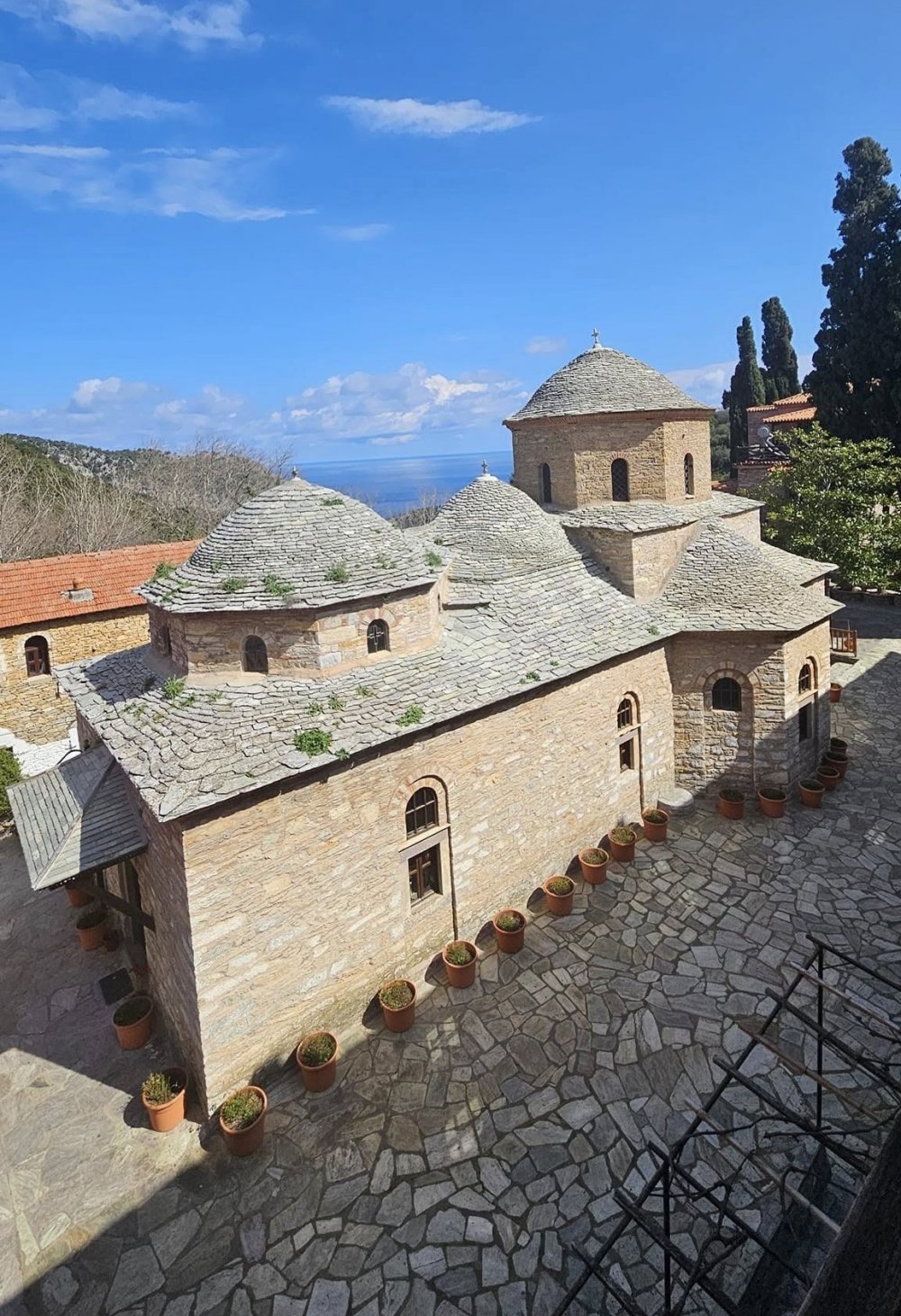 Πρόγραμμα Ιερών Ακολουθιών Αγιού Δωδεκαημέρου από την Ιερά Κοινοβιακή Μονή Ευαγγελισμού της Θεοτόκου Σκιάθου