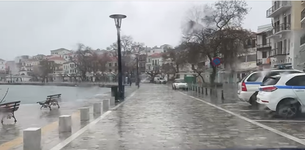 (video) Συνεχίζεται η βροχόπτωση στην Σκόπελο... ελάτε μια βόλτα