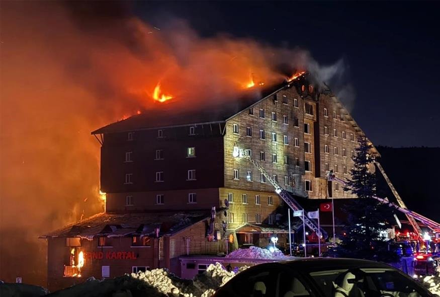 Τουρκία: Τραγωδία στο χιονοδρομικό κέντρο - Ανεβαίνει δραματικά ο αριθμός των νεκρών