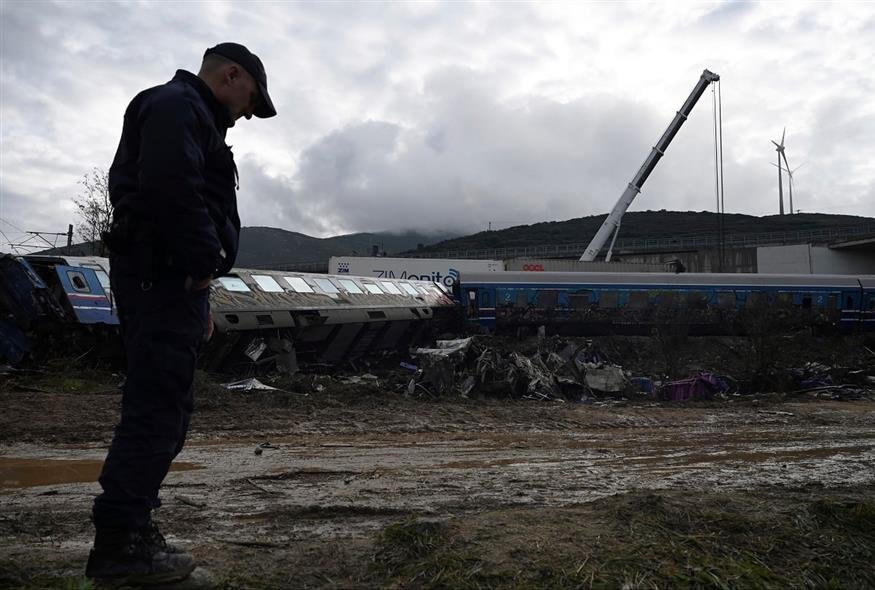 Τέμπη: 27 άνθρωποι επέζησαν της σύγκρουσης αλλά πέθαναν από τη φωτιά - «Κόλαφος» η έκθεση του Κοκοτσάκη