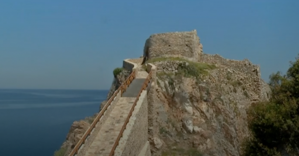 (VIDEO) Μεσαιωνικό Κάστρο Σκιάθου: Εκεί όπου το φυσικό τοπίο συναντά το αποτύπωμα της ιστορίας