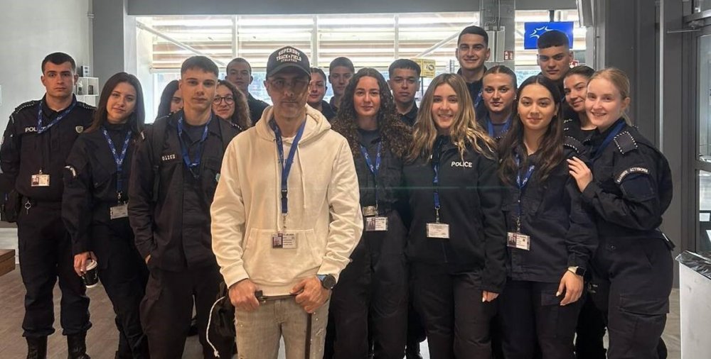 Εκπαιδευτική επίδειξη με τον Tommy στο αεροδρόμιο Σκιάθου στους πρωτοετείς δόκιμους αστυφύλακες