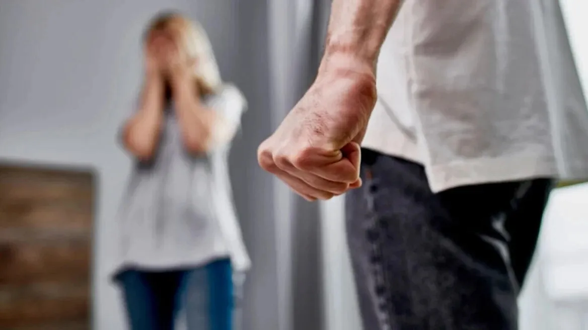Βρετανός σε διακοπές στη Σκιάθο συνελήφθη για ενδοοικογενειακή βία