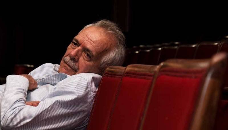 Ο Γιώργος Αρμένης μιλάει για την παράσταση «Χόρεψέ με πατέρα»