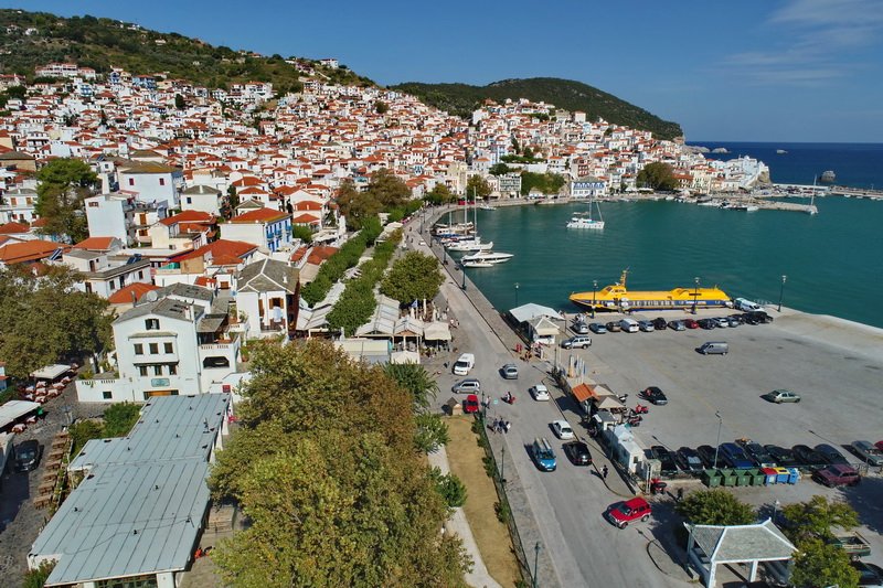 Tην απομάκρυνση των οχημάτων απο το Λιμένα ζητάει για το Σαββατοκύριακο το Δ.Λ.Τ Σκοπέλου