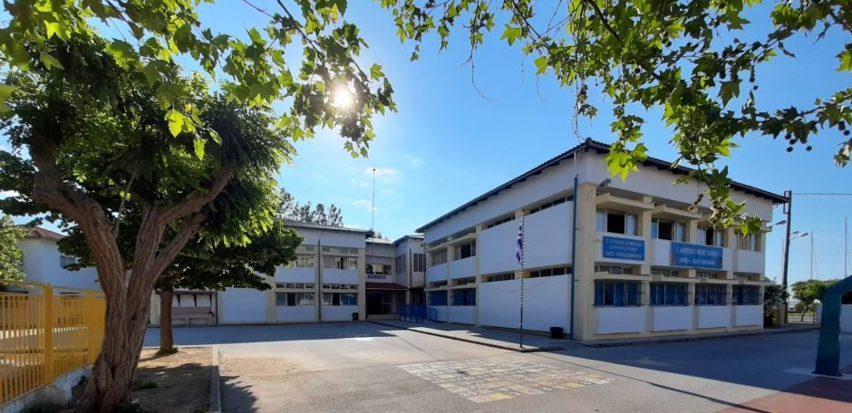 Βανδαλισμοί και σπάσιμο τζαμιών στο 1ο Δ.Σ Σκιάθου & το Ειδικό Δημοτικό Σχολείο 