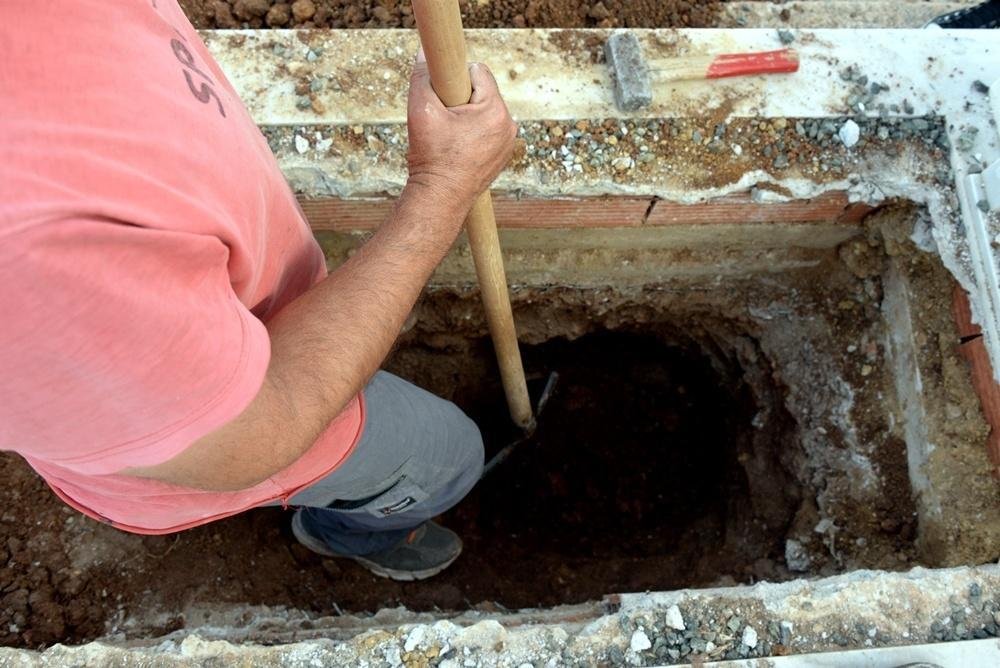 Απίστευτο περιστατικό στο Κοιμητήριο του Βόλου: Ξέθαψαν …λάθος νεκρό
