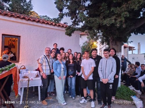 [εικόνες] H Eυλογία της Εκκλησίας για την Γ΄ τάξη του Γενικού Λυκείου Σκιάθου