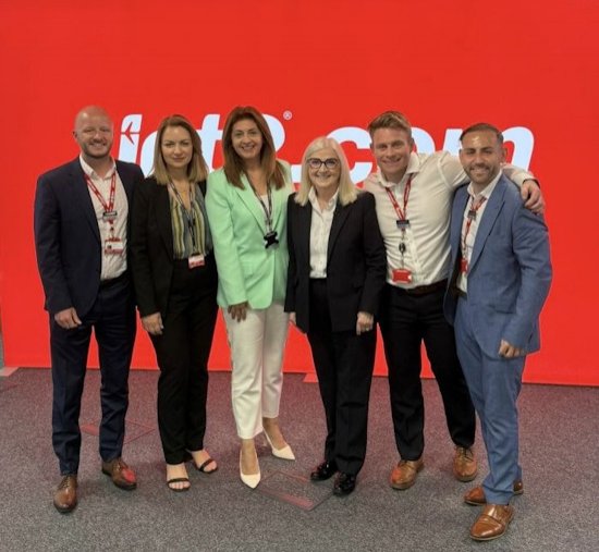 ΕΟΤ | jet2: 320 εβδομαδιαίες πτήσεις στην Σκιάθο και άλλα 13 ελληνικά αεροδρόμια