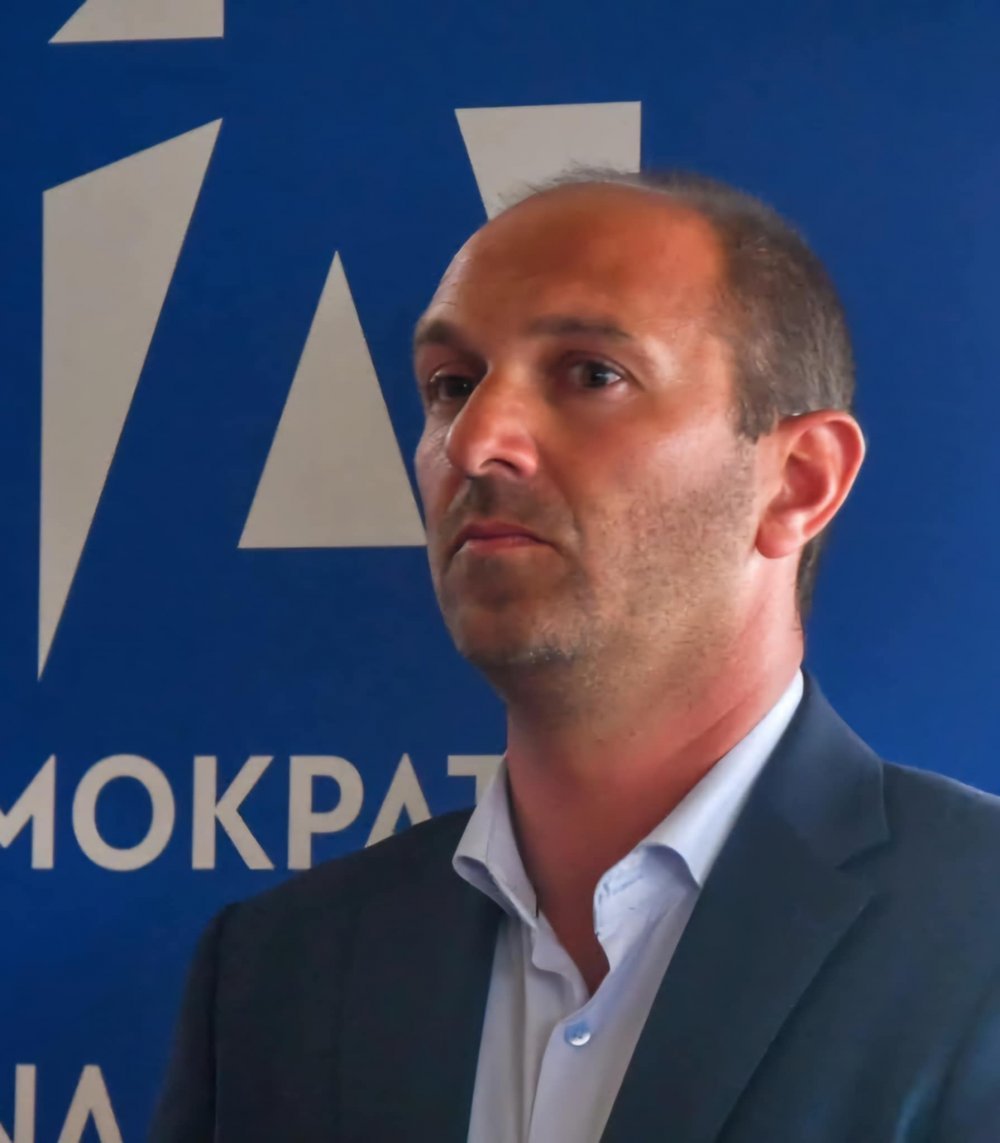 Η Προτεινόμενη Απαγόρευση Κατασκευών στη Σκιάθο το Καλοκαίρι: Ένα Δίκοπο Μαχαίρι για το Μέλλον του Νησιού | του Γιώργου Λάζου (*)