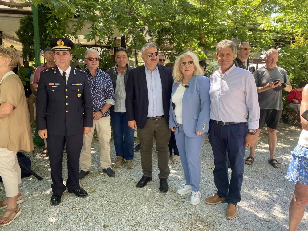ΚΑΛΑ ΝΕΡΑ ΒΟΛΟΥ : Αναβίωσε για άλλη μια χρονιά το έθιμο του Αγιασμού των αλόγων