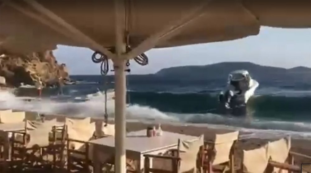 Για επικίνδυνο κυματισμό από πλοία της εταιρείας SEAJETS κατά την προσέγγιση στο λιμάνι της Σκιάθου