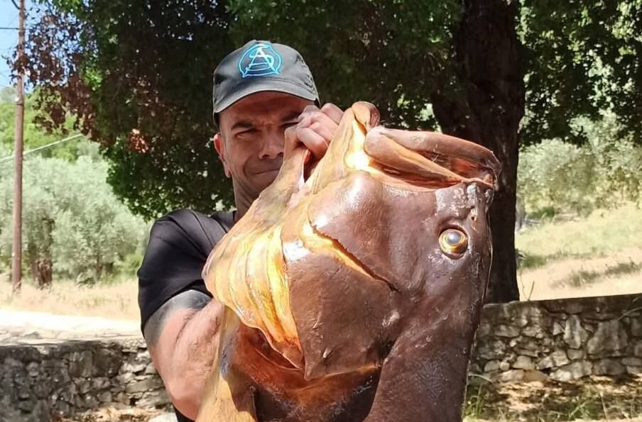 Βολιώτης ψαροντουφεκάς έπιασε ροφό 27 κιλών!