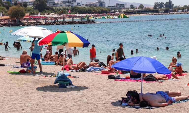 Άρχισαν τα «όργανα» στις παραλίες της χώρας – Πάνω από 3.000 καταγγελίες στο δίμηνο Μαΐου- Ιουνίου για αυθαιρεσίες – Σε επιφυλακή και τα drones