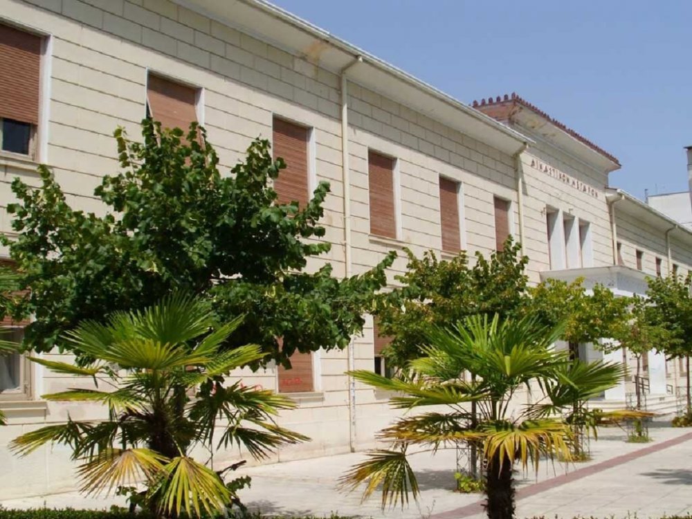 Καρδίτσα: Ένοχοι η ιδιοκτήτρια λούνα παρκ και ο χειριστής για τον θάνατο της 14χρονης Σεράινας στον Αλμυρό