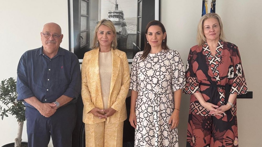 Όλ. Κεφαλογιάννη με Ζ. Μακρή και Σ. Περίσση για την Σκόπελο