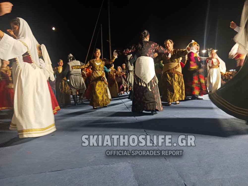Ολοκληρώθηκε με μεγάλη επιτυχία το Φεστιβάλ Παραδοσιακών Χορών Αλοννήσου