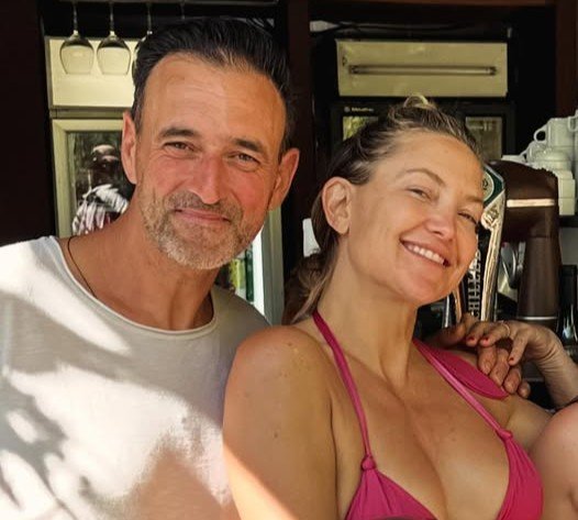 Η Kate Hudson στην Κεχρια στην ταβέρνα του Αργύρη