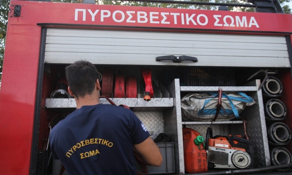 Κέρκυρα: Πυροσβέστης τραυματίστηκε κατά την διάρκεια κατάσβεσης – Νοσηλεύεται στο Νοσοκομείο