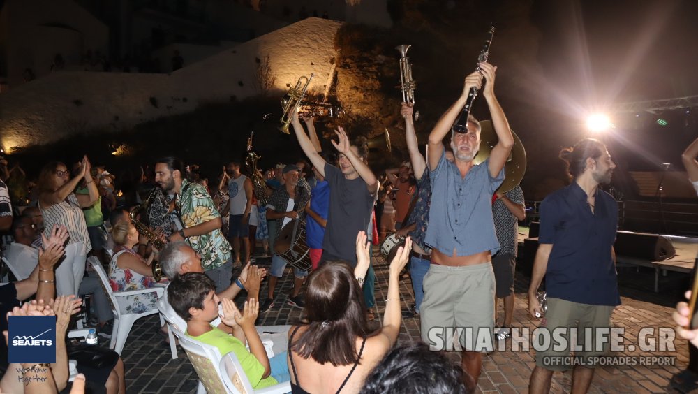 Mε τις καλύτερες εντυπώσεις ξεκίνησε το Balkan Echoes στη Σκόπελο σε μια γιορτή ήχου, ρυθμού και πολιτισμού (φωτο)