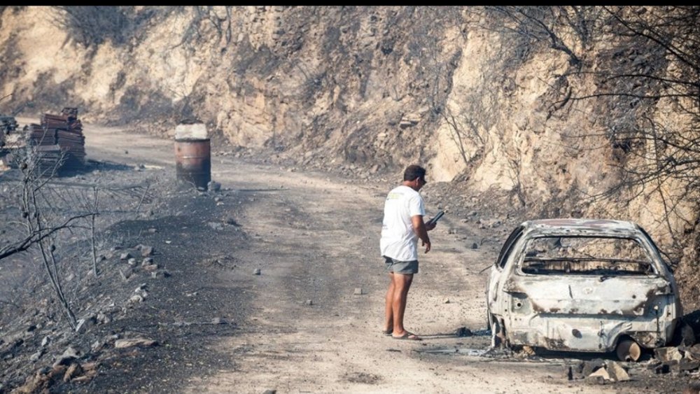 Φωτιά στην Κύπρο: Πύρινη κόλαση στη Λεμεσό – Δύο νεκροί, καμένα σπίτια και συνεχείς εκκενώσεις