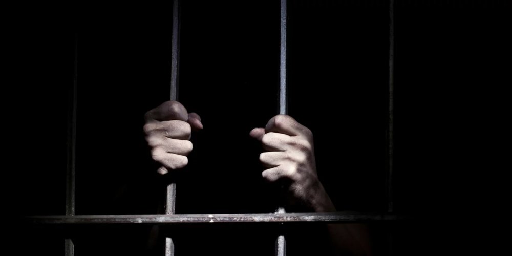 Στην φυλακή 29χρονος που απείλησε ότι θα σκοτώσει την πρώην σύντροφό του στο κέντρο της Σκιάθου