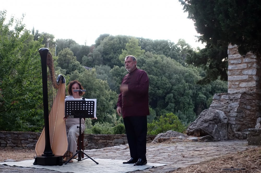 Μαγική μουσική βραδιά στη Μονή Ταξιαρχών Γλώσσας