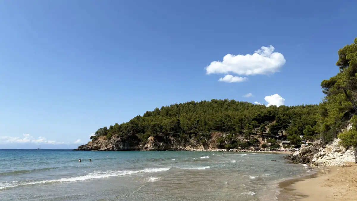 Αλόννησος: Το κρυφό διαμάντι των Σποράδων, απόλυτο καταφύγιο για χαλάρωση