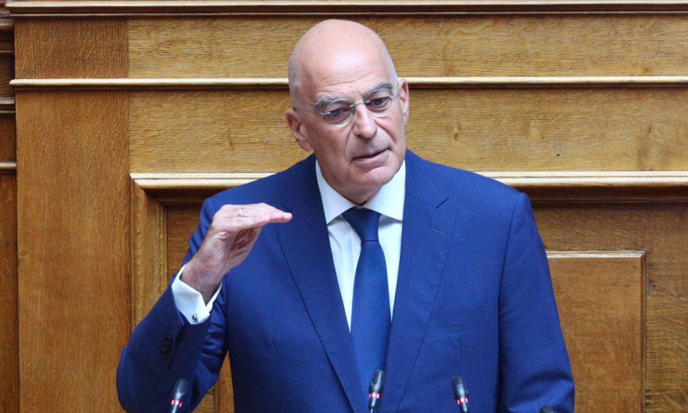 Δένδιας: Πισίνα 49,5 μέτρων και ρετιρέ 800.000 ευρώ τον μήνα