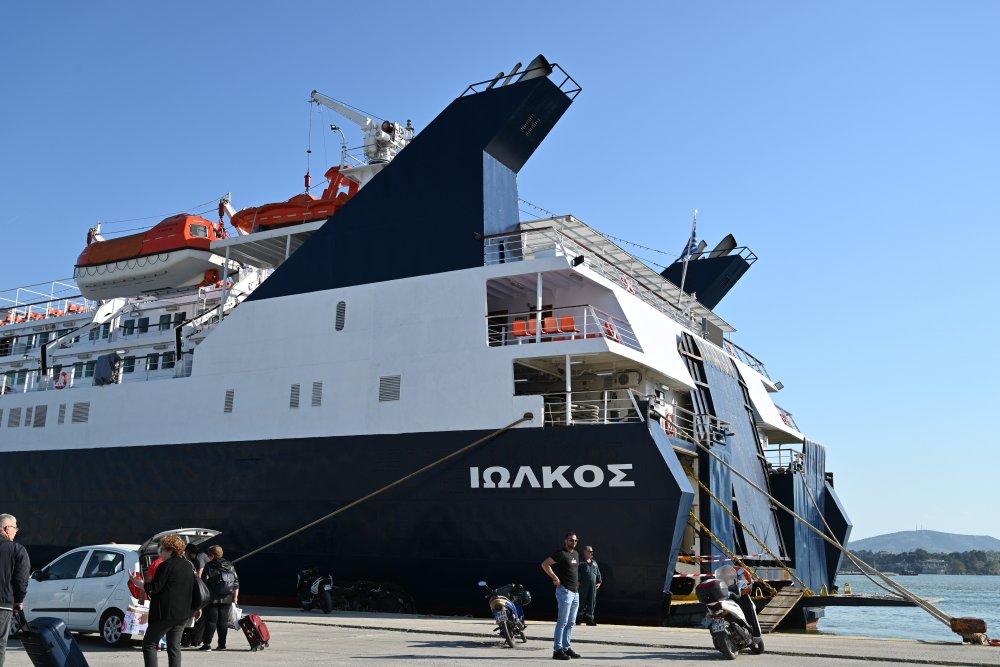 To ΙΟΛΚΟΣ επέστρεψε στο λιμάνι του Βόλου μετά από σοβαρή αδιαθεσία 64χρονου