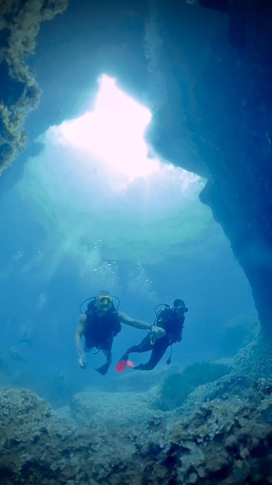 Skiathos Diving Center: Φαντασμαγορικές υποβρύχιες φωτογραφίες από σπηλιές του νησιού
