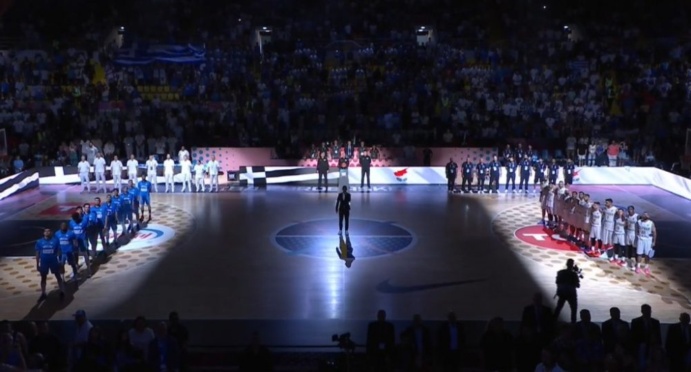 Eurobasket 2025: Η συγκινησιακή στιγμή της ανάκρουσης του κοινού εθνικού ύμνου